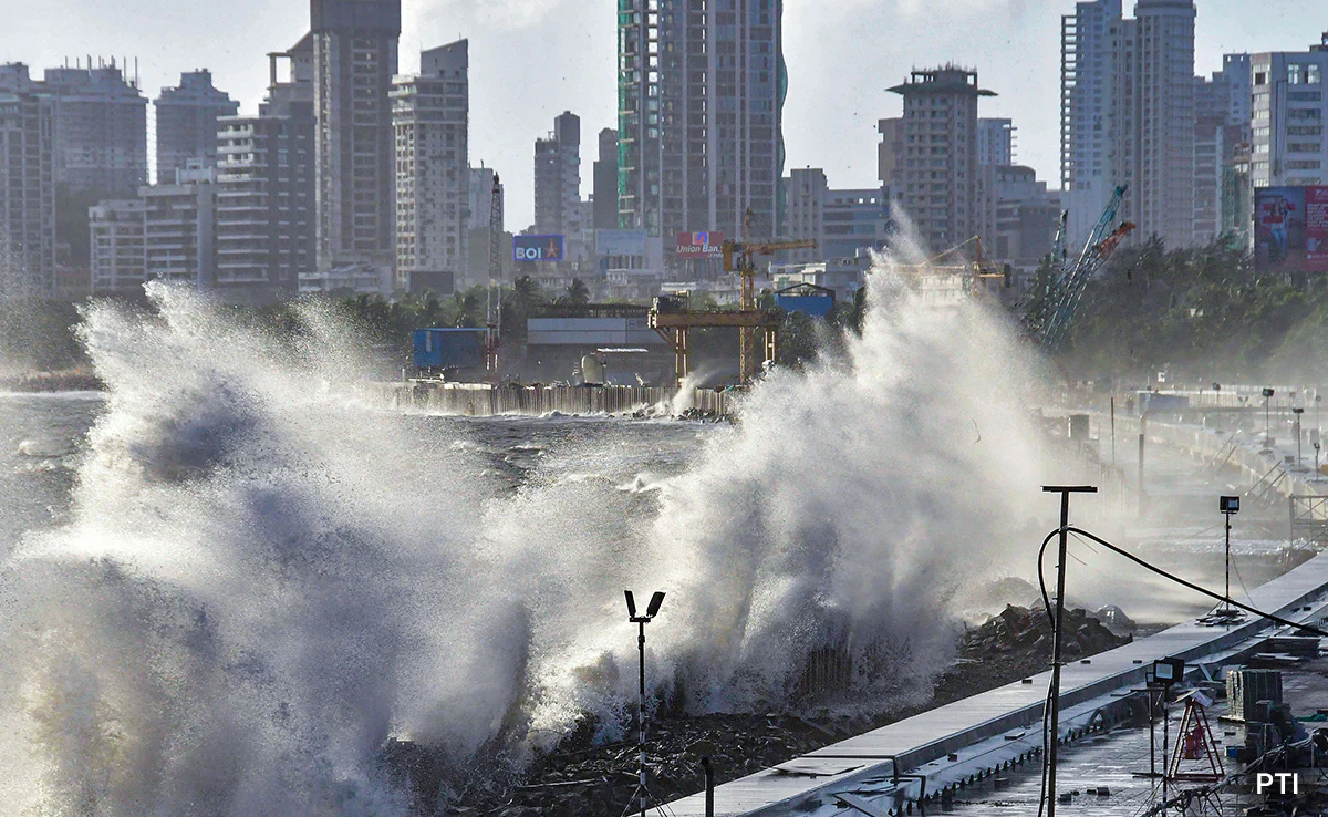 “Live Updates: Cyclone Biparjoy Expected to Make Landfall Between Kutch and Karachi on Thursday Afternoon in Gujarat”